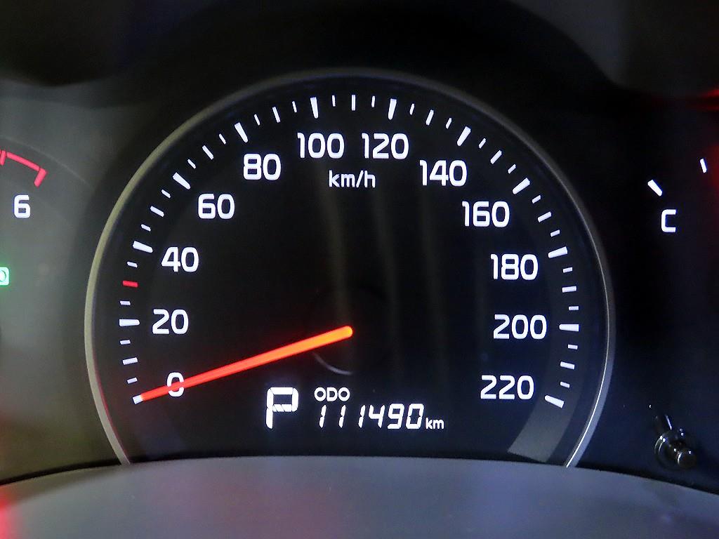 KIA Carnival - Vista 9