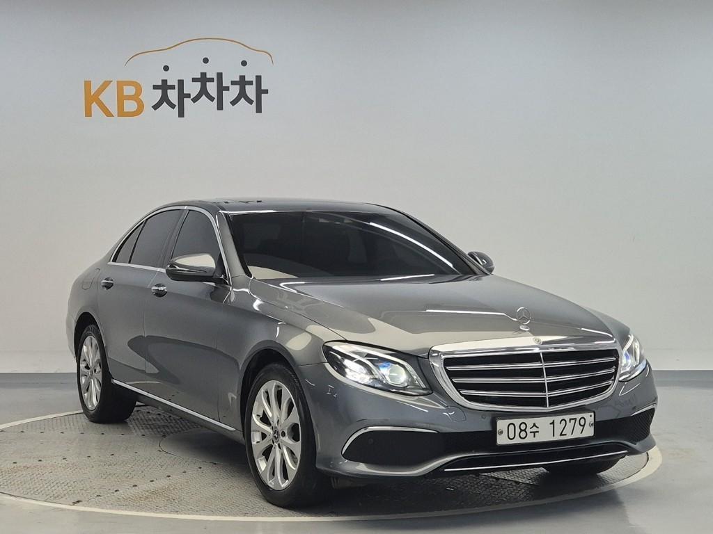 Mercedes Benz E class - Vista 4