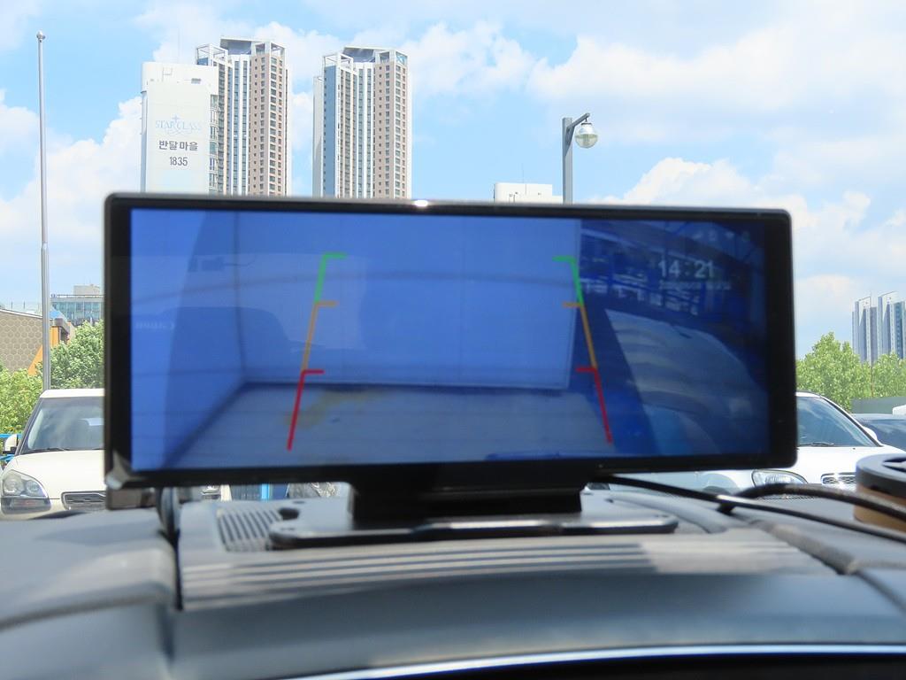 SAMSUNG QM6 - Vista 10