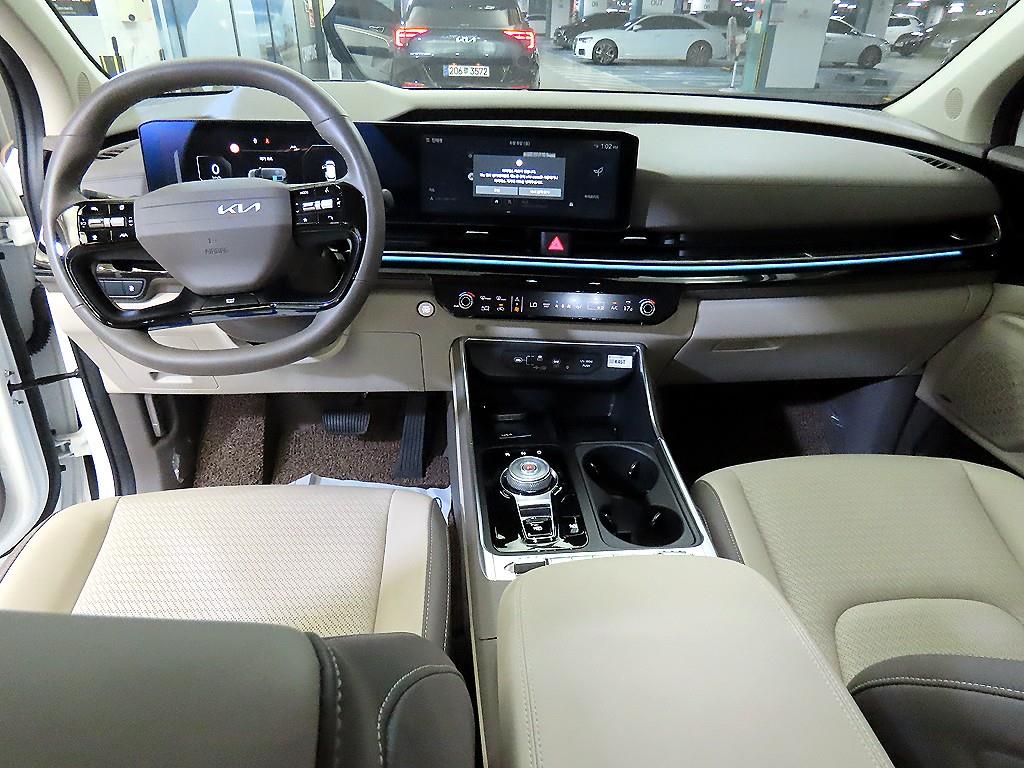 KIA Carnival - Vista 11