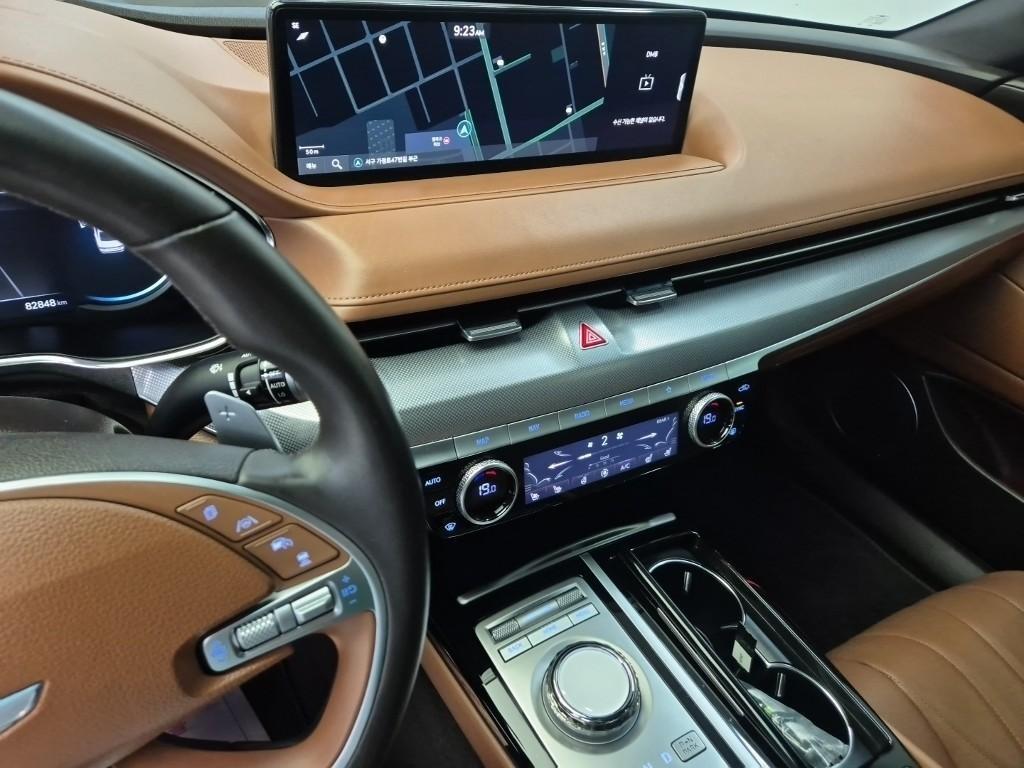 Genesis G80 - Vista 10