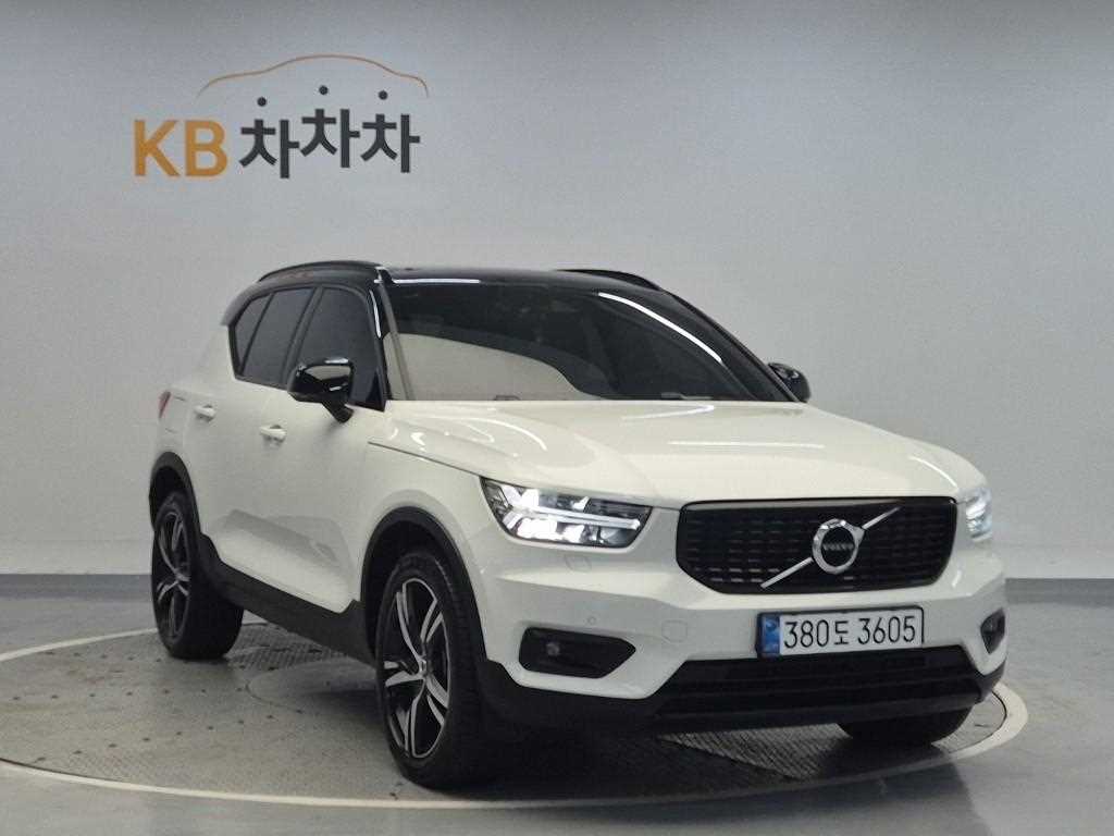 Volvo XC40 - Vista 4