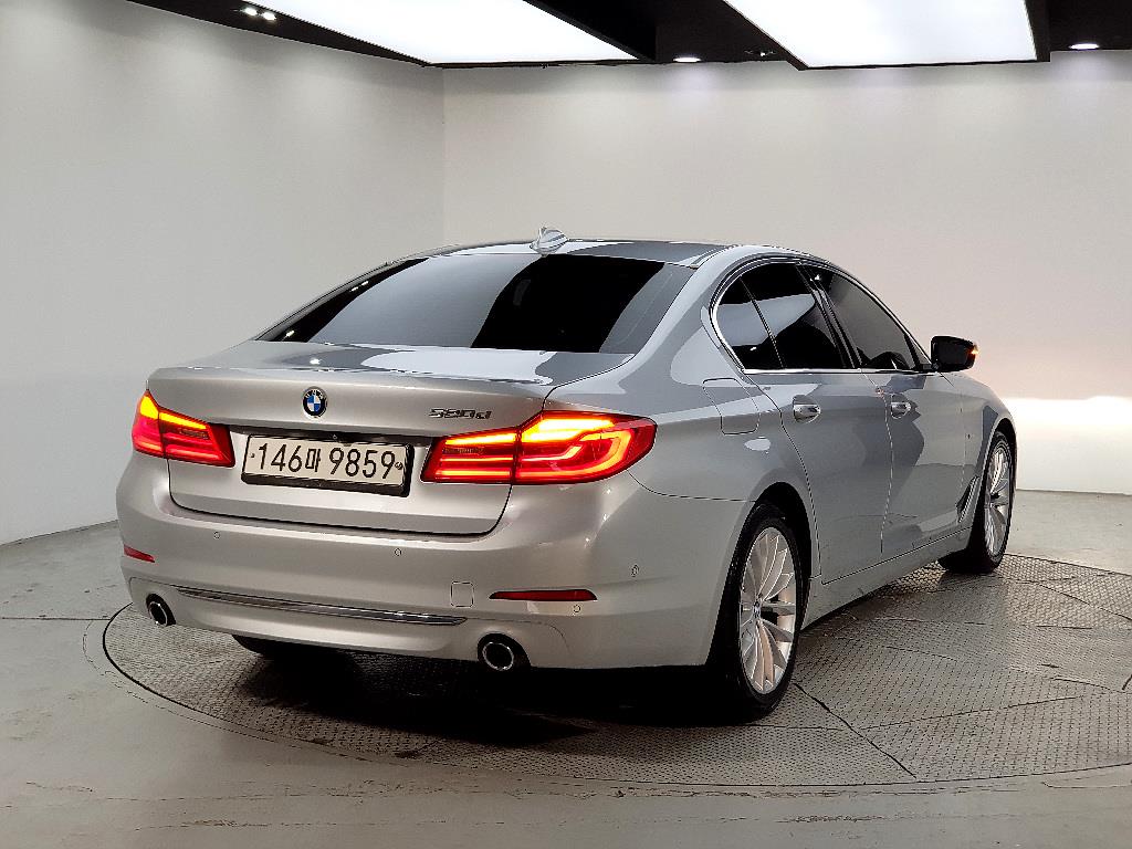 BMW 5 Series - Vista 4