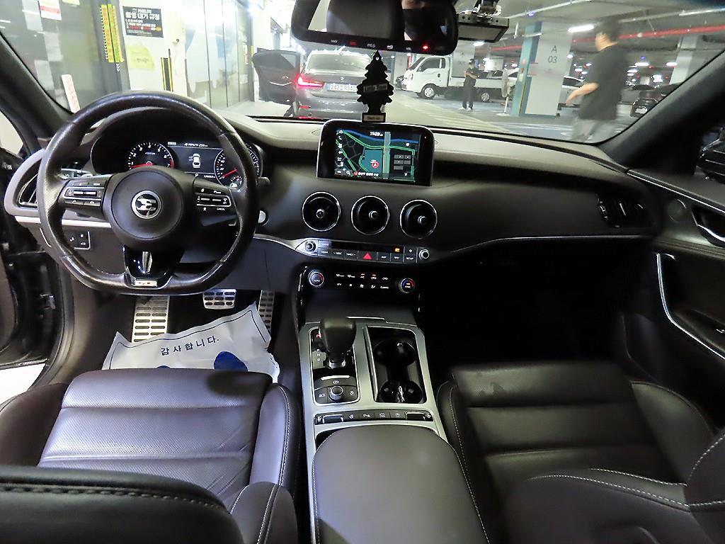 KIA Stinger - Vista 10