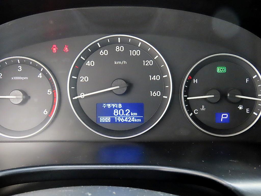 HYUNDAI Starex - Vista 9