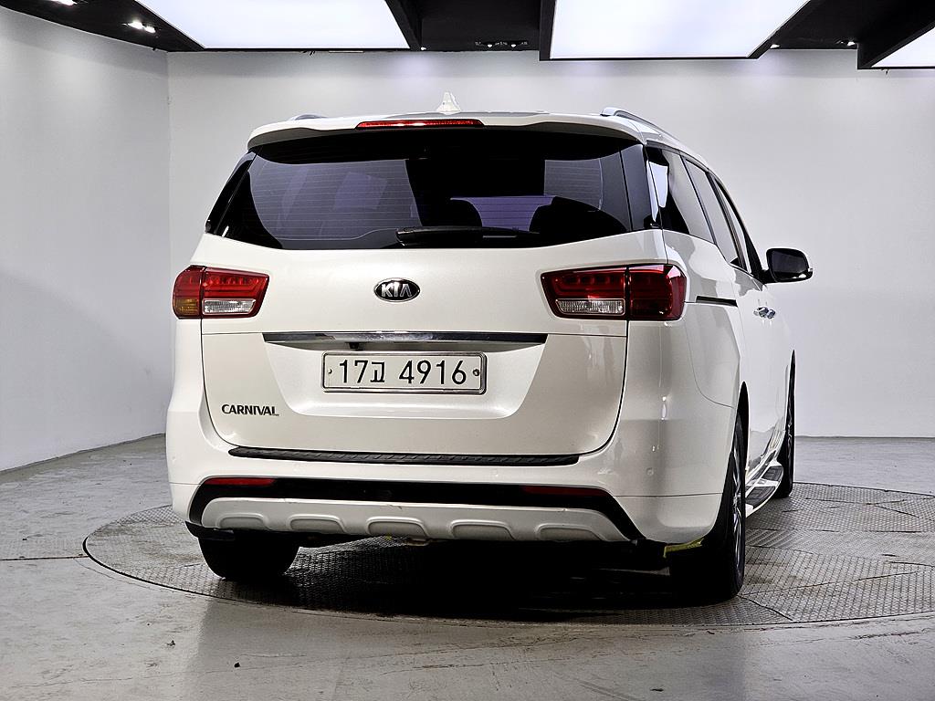KIA Carnival - Vista 3
