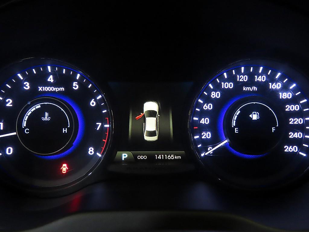 HYUNDAI Grandeur - Vista 9
