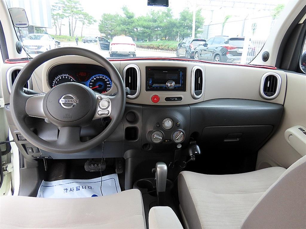 Nissan Cube - Vista 7