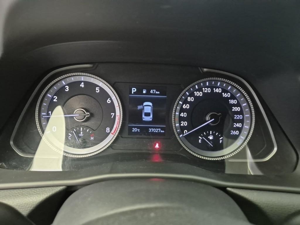 HYUNDAI Sonata - Vista 6