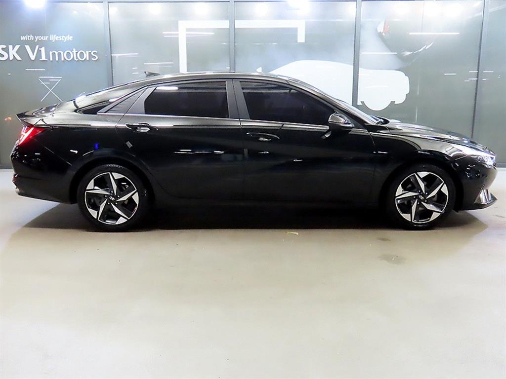 HYUNDAI Avante - Vista 3