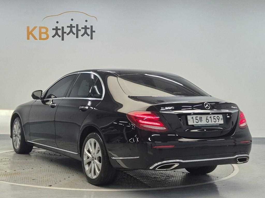 Mercedes Benz E class - Vista 2