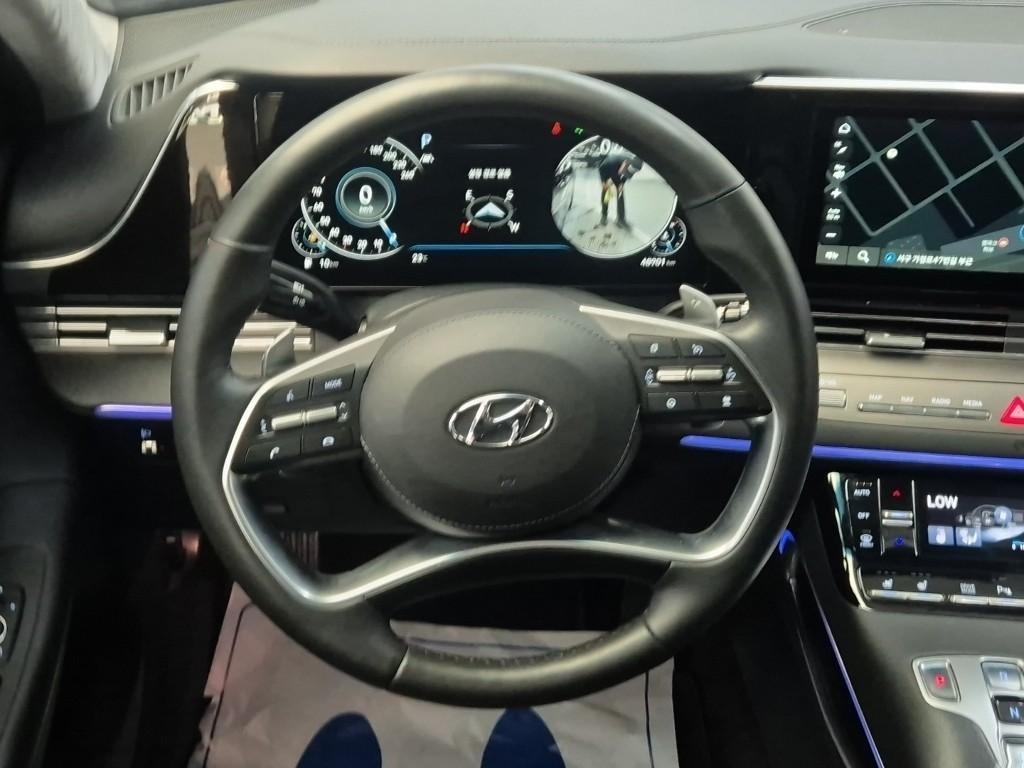 HYUNDAI Grandeur - Vista 9