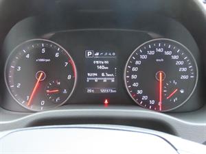 HYUNDAI Avante - Vista 10