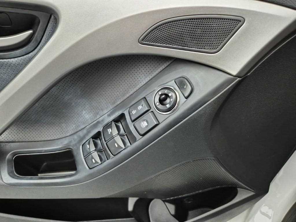 HYUNDAI Avante 2013 Blanco - Importación desde Corea - HF Imports Iquique - Foto 17