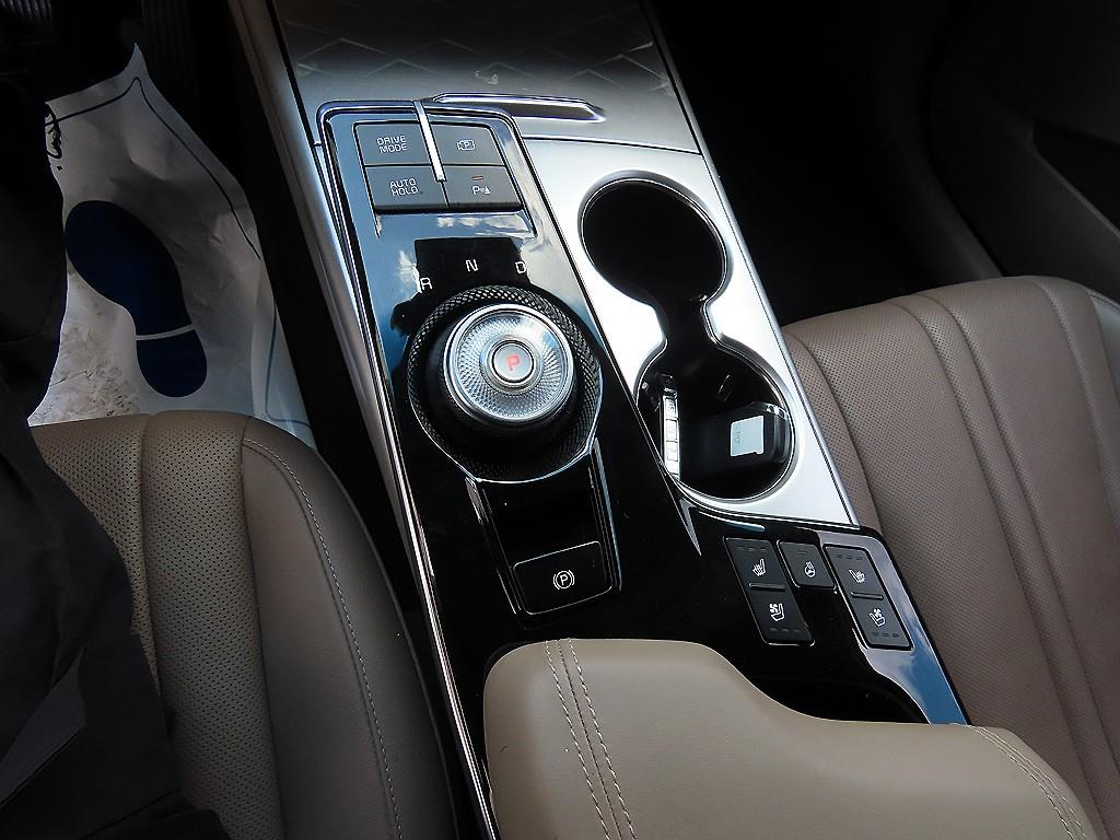 KIA K8 - Vista 10