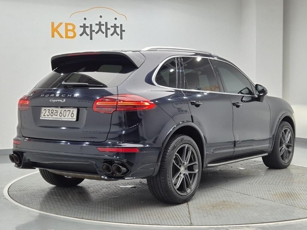 Porsche Cayenne - Vista 4