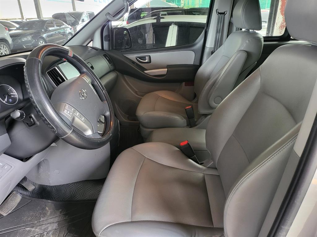 HYUNDAI Starex 2017 Gris - Importación desde Corea - HF Imports Iquique - Foto 14