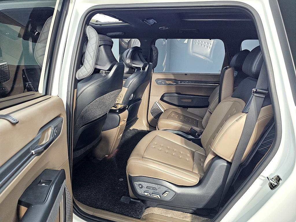 KIA EV9 - Vista 8
