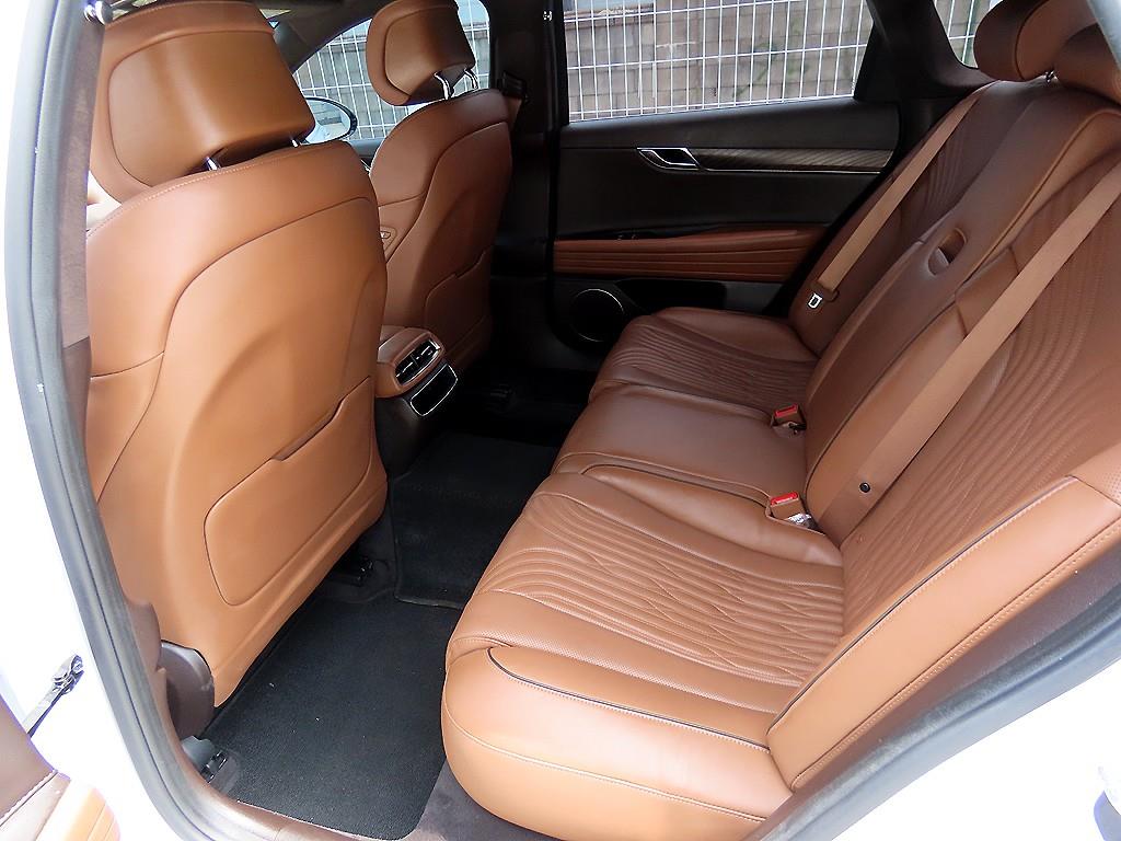 Genesis G80 - Vista 6