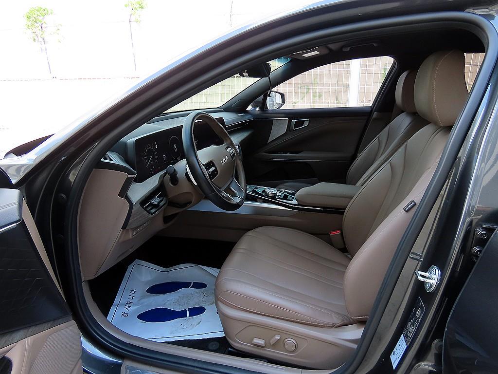 KIA K8 - Vista 5