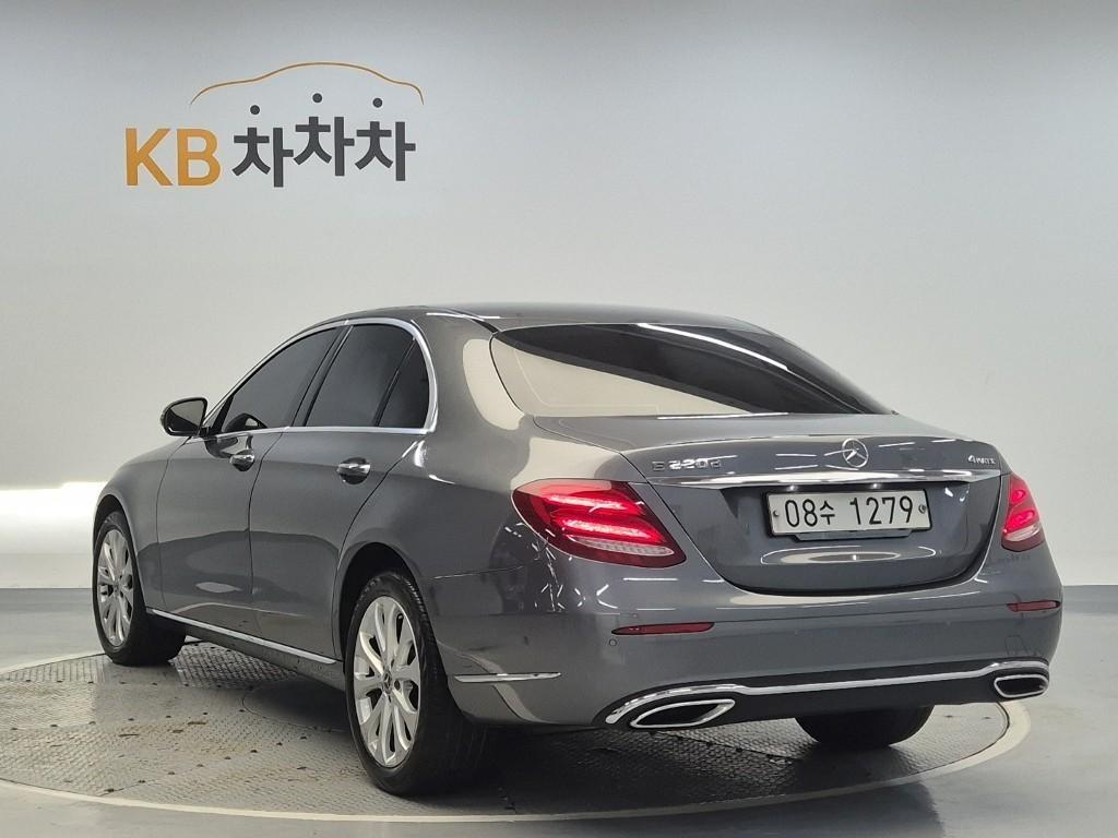 Mercedes Benz E class - Vista 2