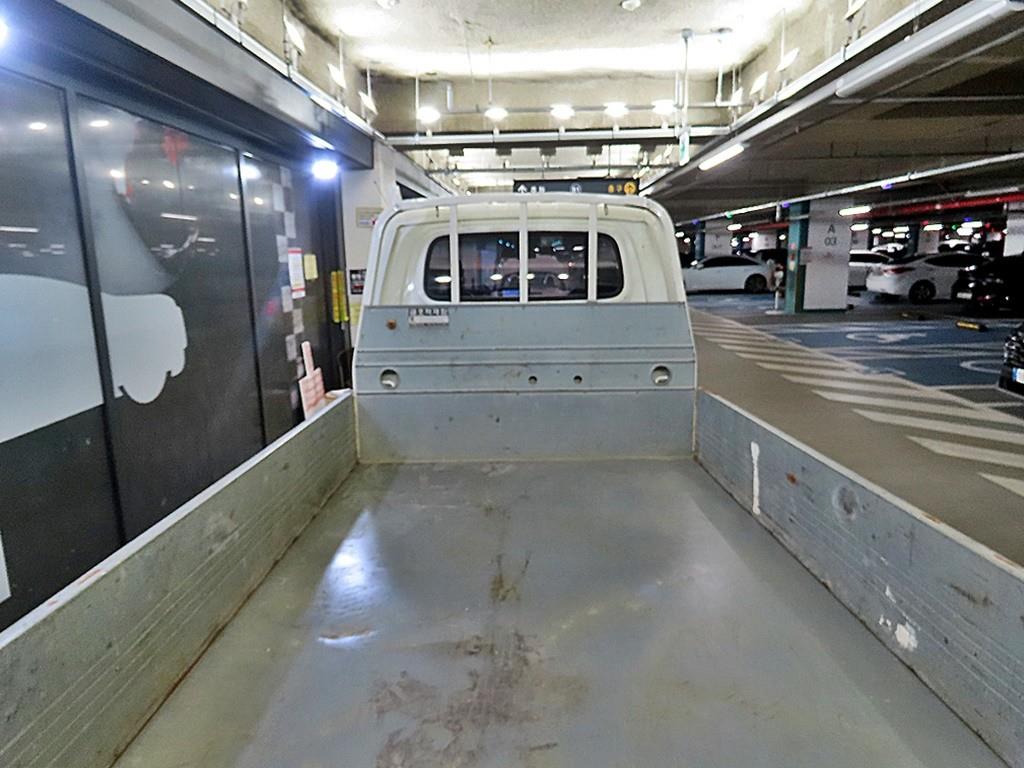 Small Truck Cargo (small) - Vista 6