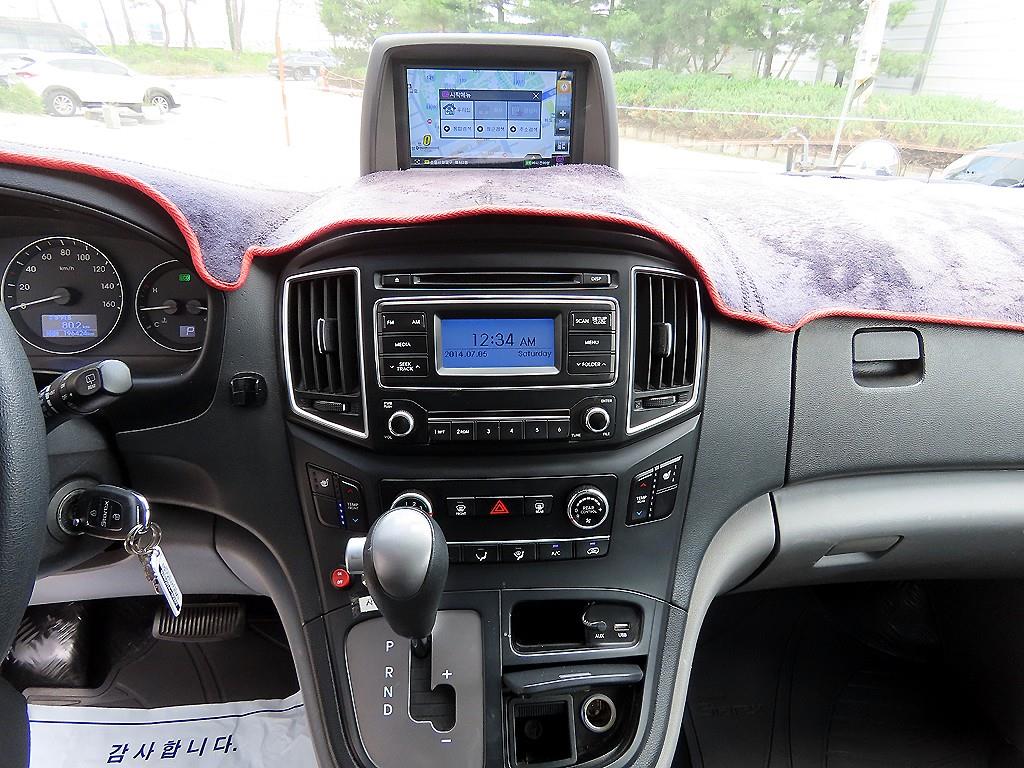 HYUNDAI Starex - Vista 12