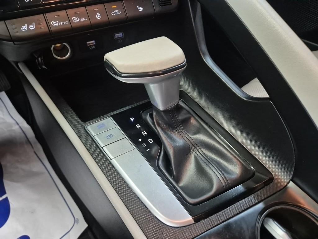 HYUNDAI Avante - Vista 8