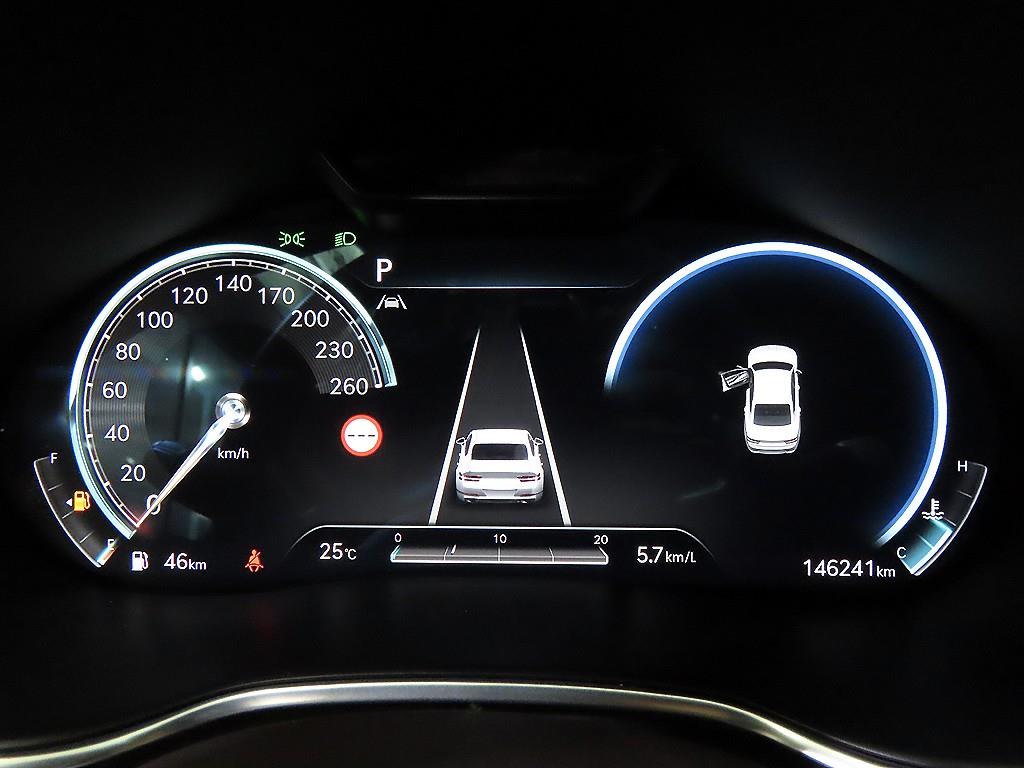 Genesis G80 - Vista 9