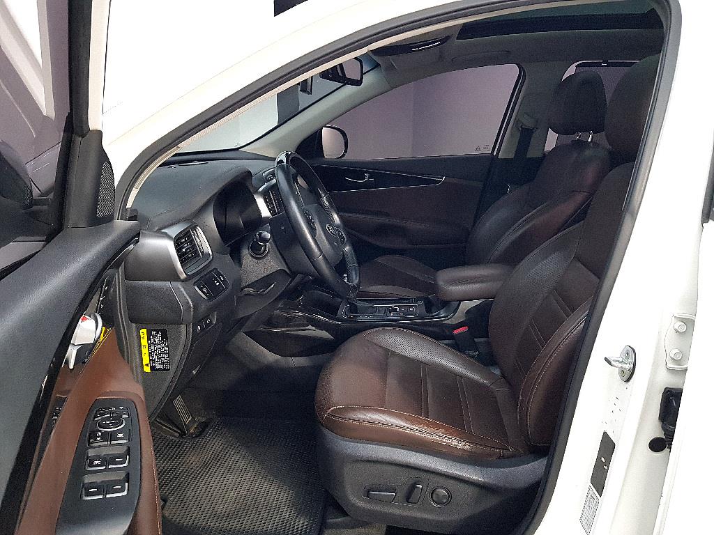 KIA Sorento - Vista 8
