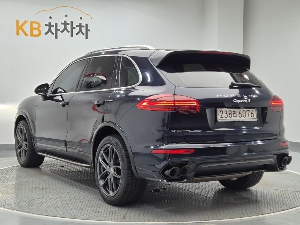 Porsche Cayenne - Vista 3