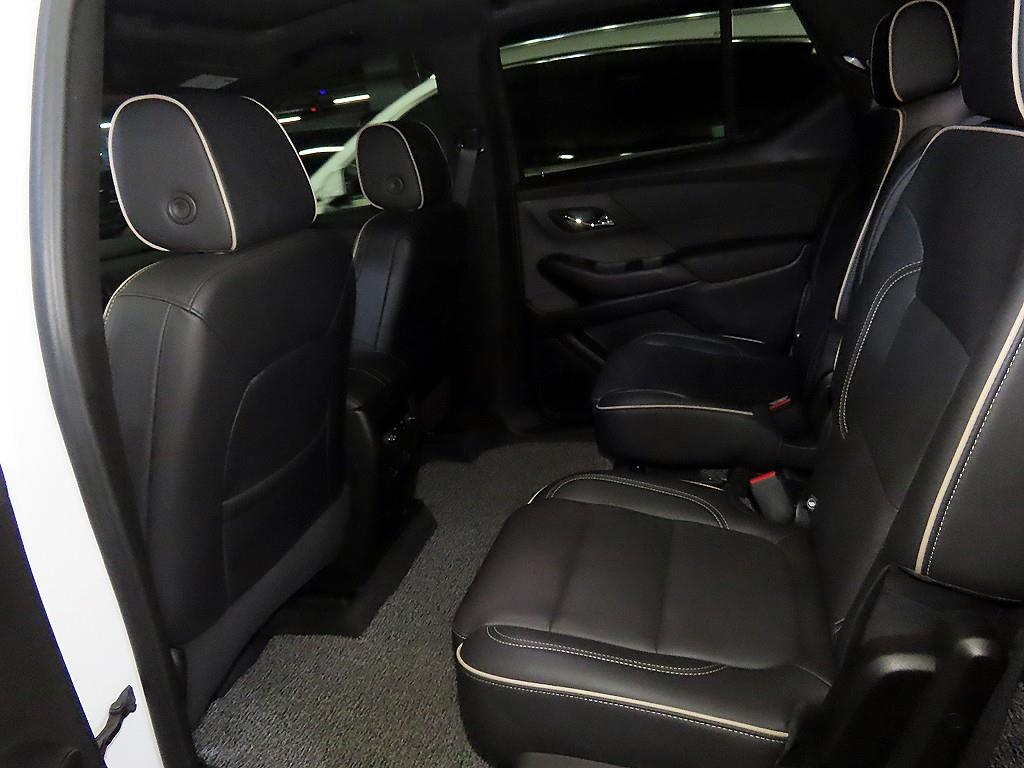 Chevrolet Travers - Vista 7