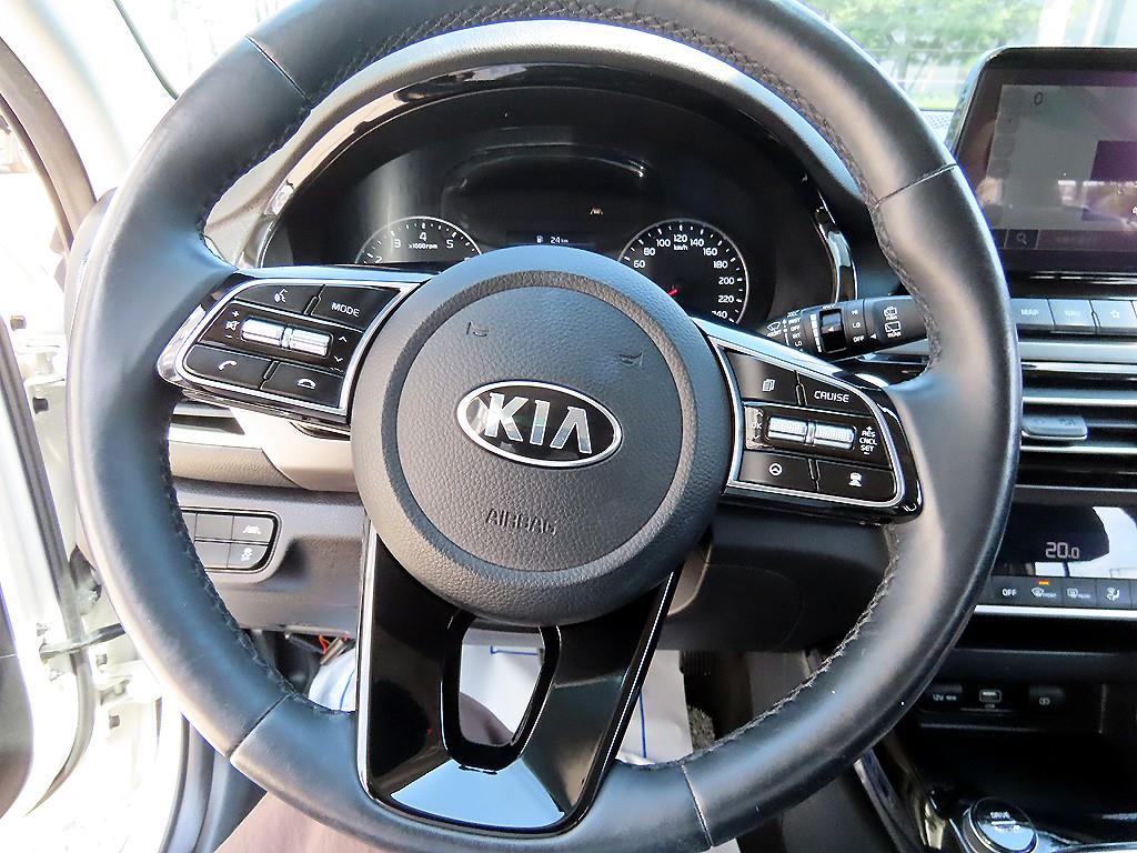 KIA Seltos - Vista 8