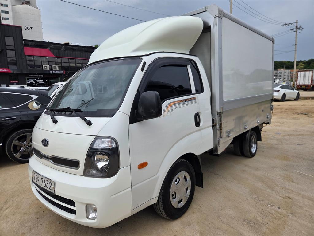 Small Truck Top_Wingbody 2013 Blanco - Importación desde Corea - HF Imports Iquique - Foto 1