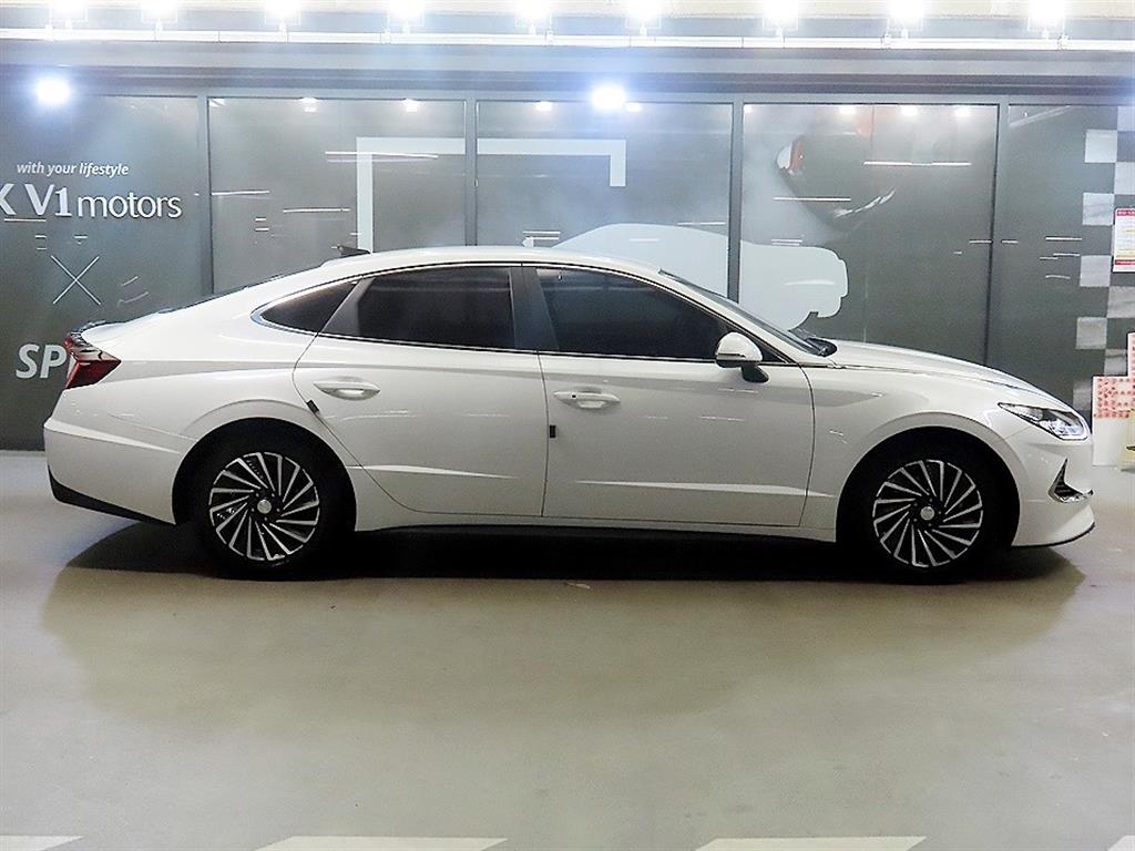 HYUNDAI Sonata - Vista 3