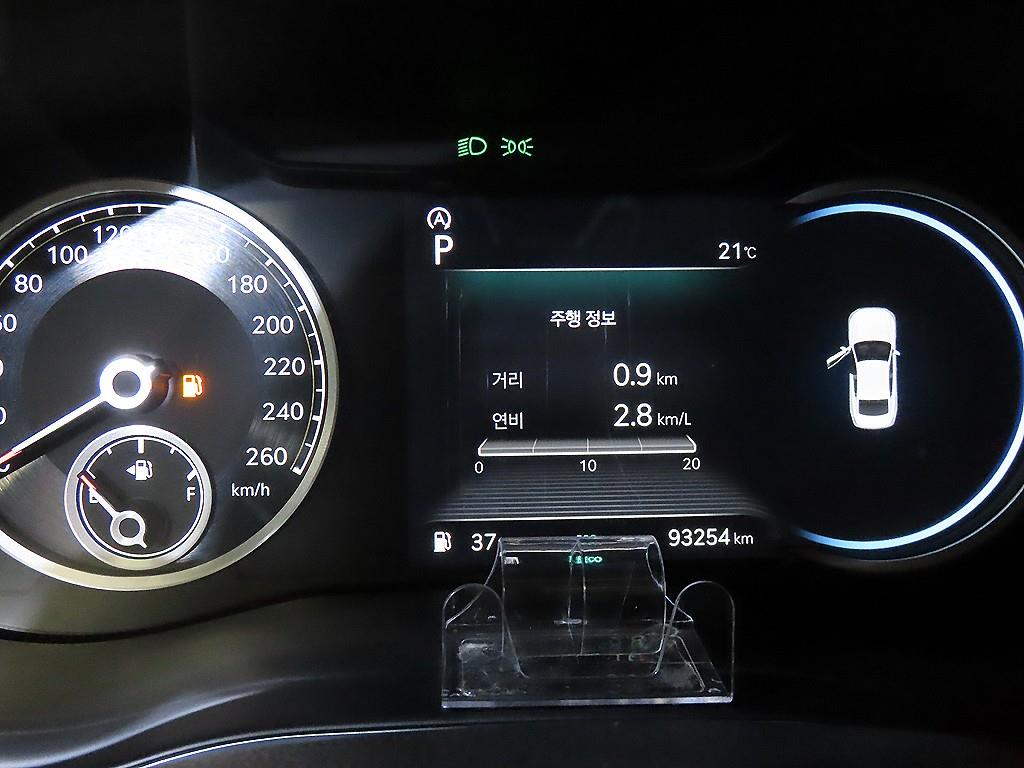 Genesis G70 - Vista 9