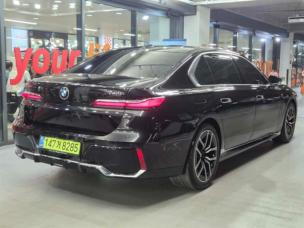 BMW 7 Series - Vista 4
