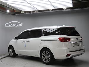 KIA Carnival - Vista 6