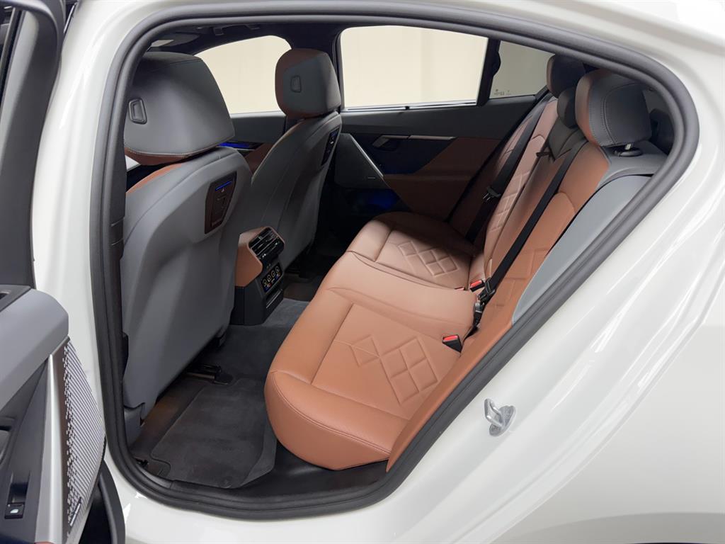 BMW 5 Series - Vista 11