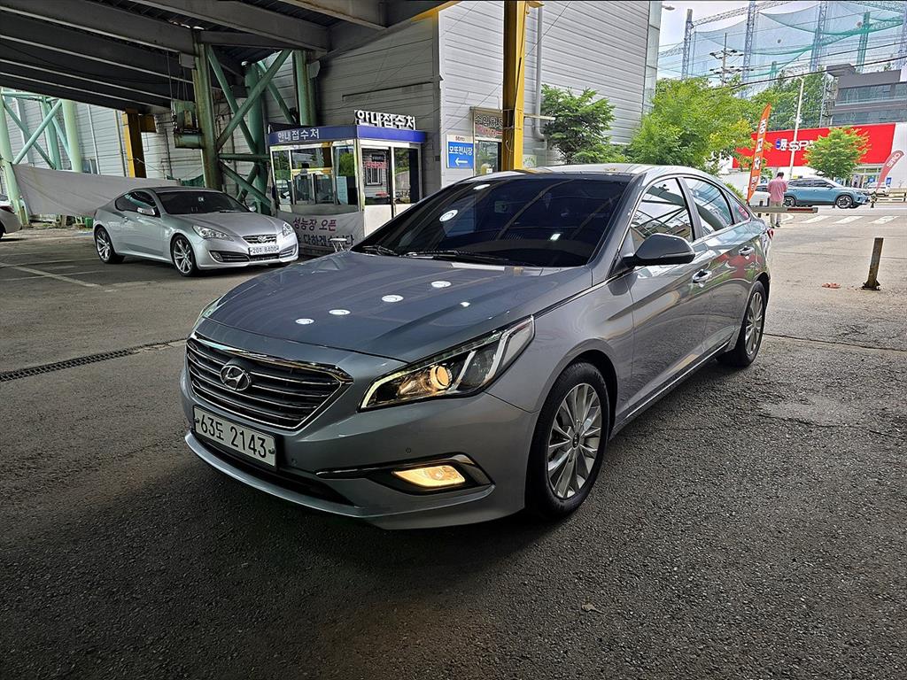 HYUNDAI Sonata - Vista 3