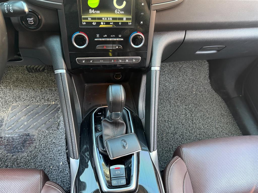 SAMSUNG QM6 - Vista 12