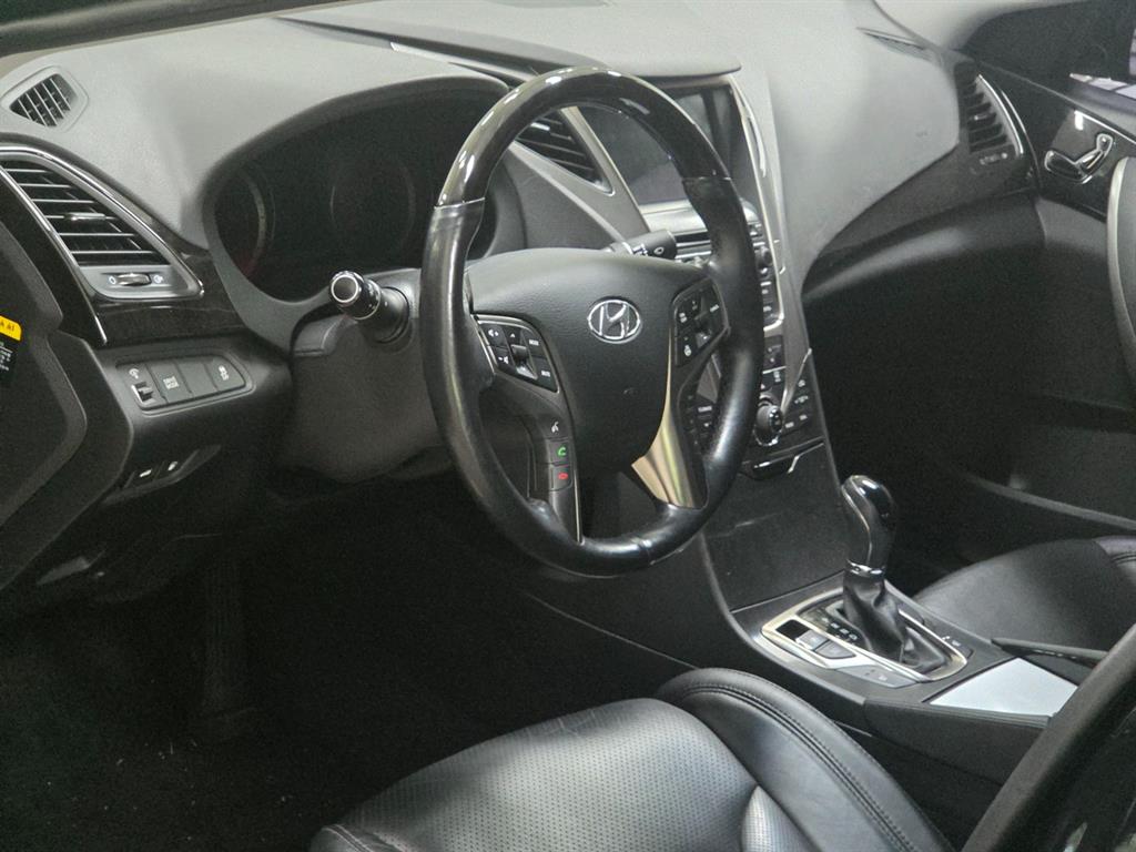 HYUNDAI Grandeur - Vista 5