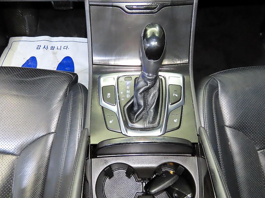HYUNDAI Grandeur - Vista 12