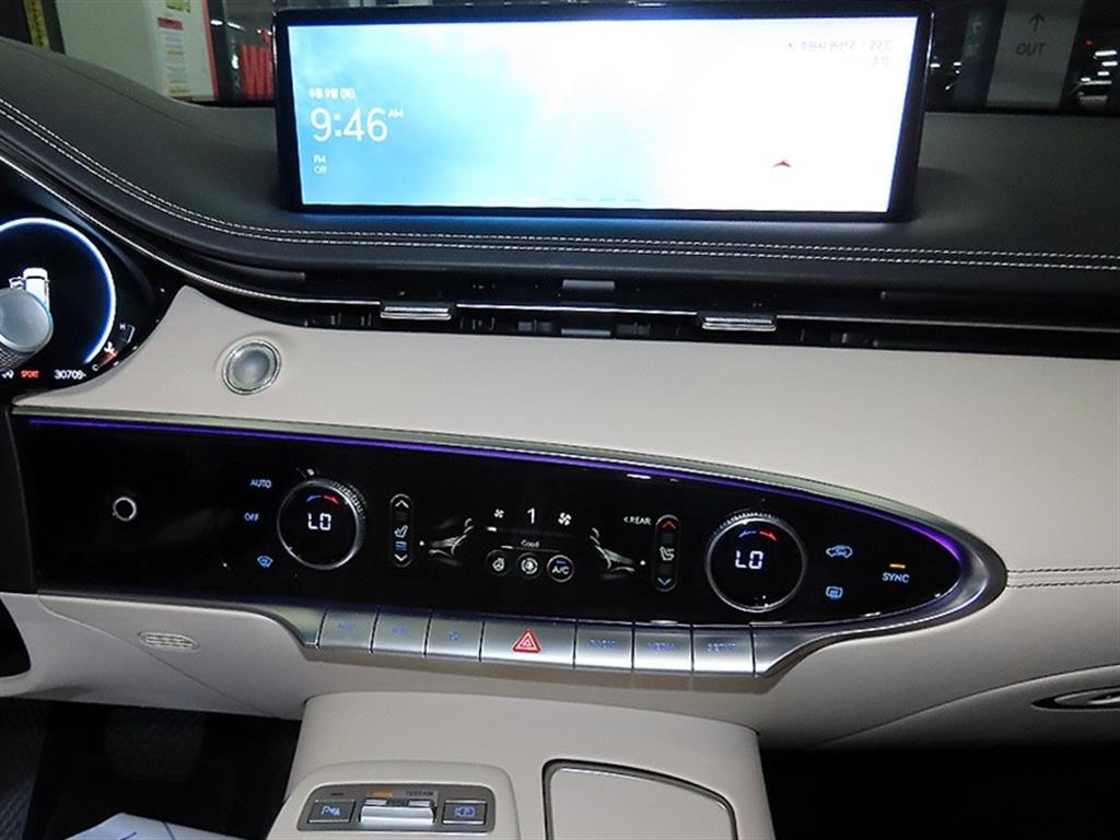 Genesis GV70 - Vista 11
