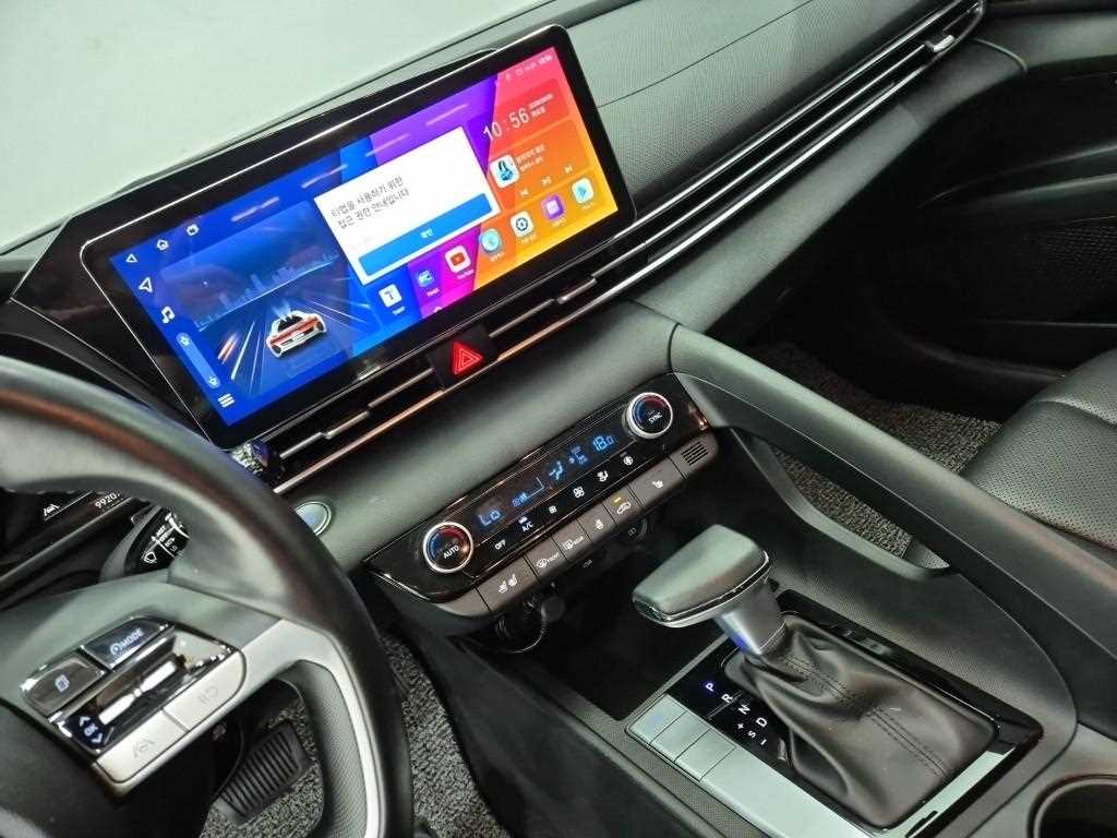 HYUNDAI Avante - Vista 10