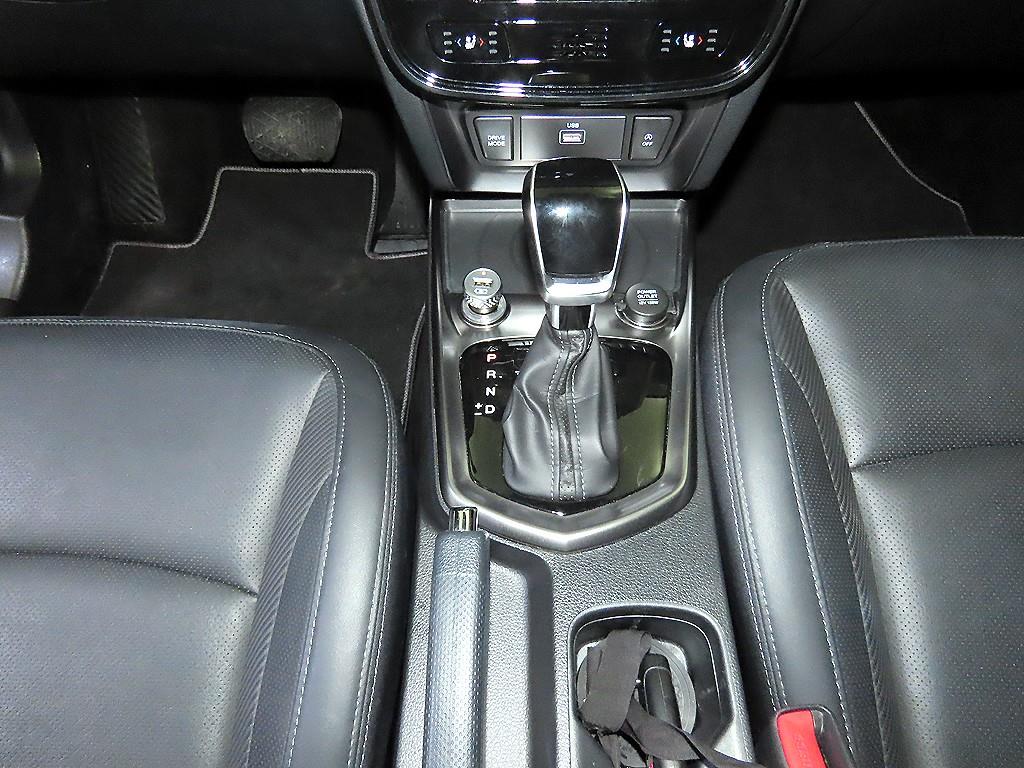 Ssangyong Tivoli - Vista 9