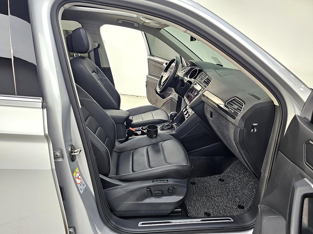 Volkswagen Tiguan - Vista 11