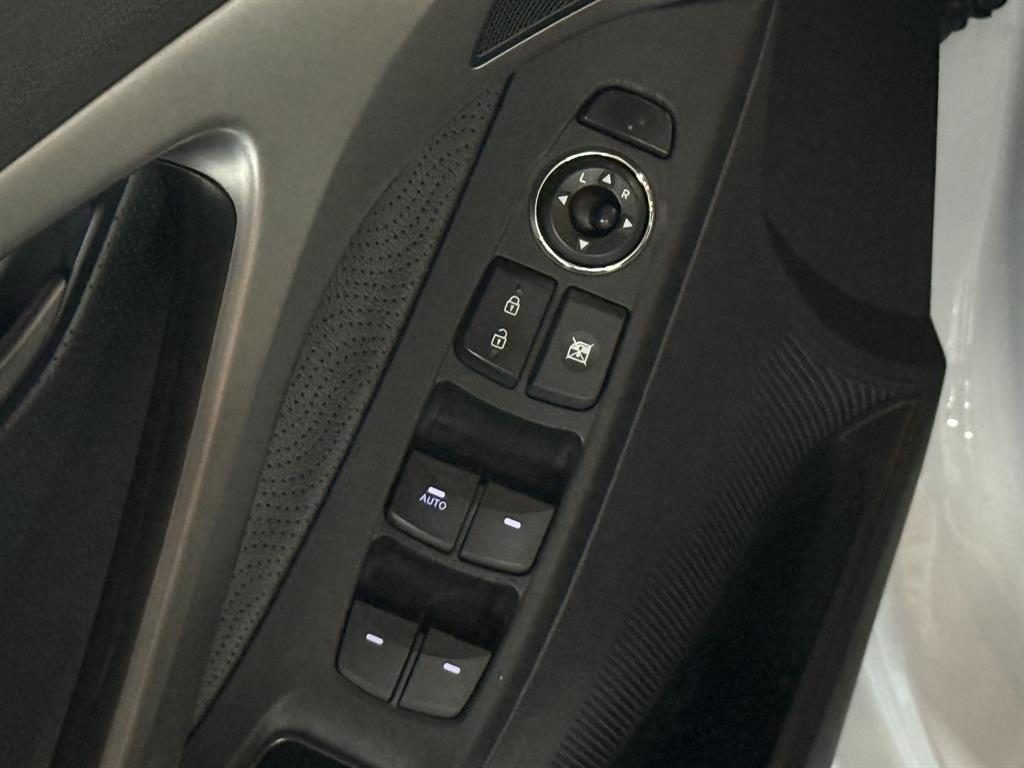 HYUNDAI Avante - Vista 10