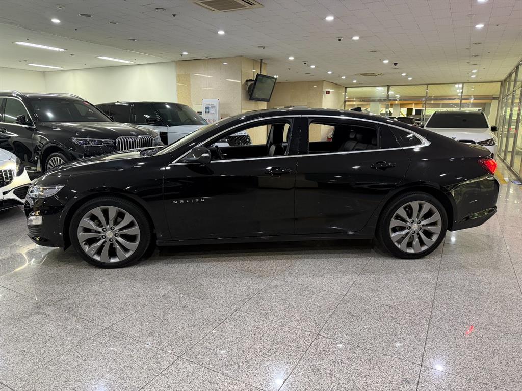 Chevrolet Malibu - Vista 3