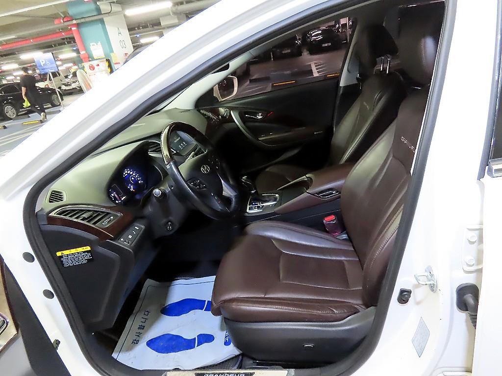 HYUNDAI Grandeur - Vista 6